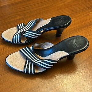 Sofft Shoes | Sofft Vesta Black & White Criss Cross Sandals Heels size 10